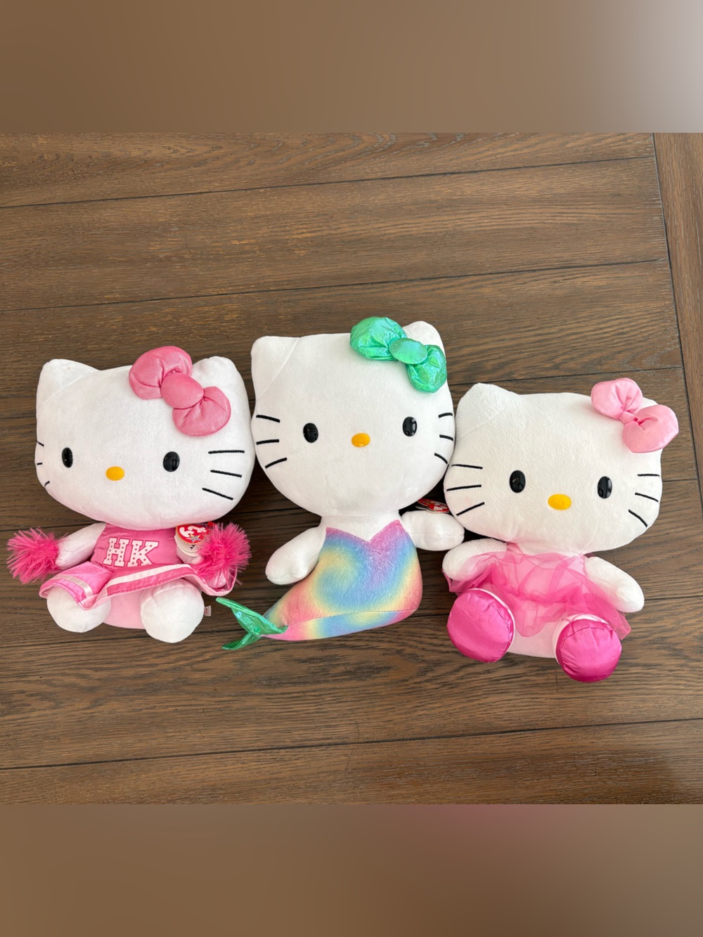 Ty Hello Kitty Plush Trio - White with Pink, Green & Rainbow Accents